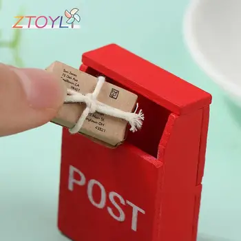 1Set 1:12 Babaház miniatűr levélszekrény piros postaláda zsákkal képeslap Tündér kerti ajtó bútor Ház dekoráció játék