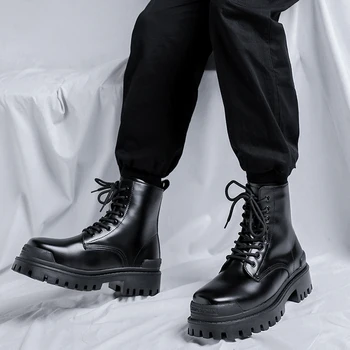 Kiváló minőségű klasszikus fekete magas szárú cipő Brit stílusú vastag talpú csúszásgátló férfi fűzős középcsizma Téli plüss meleg csizma